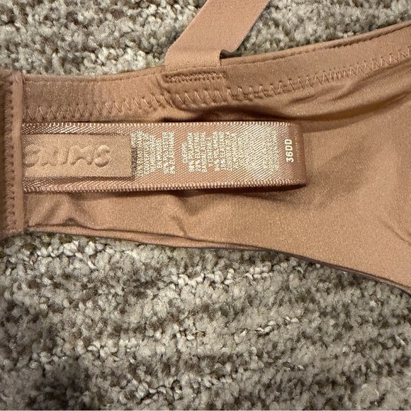 SKIMS Smooth Nude Bra 36 DD - Picture 3 of 3